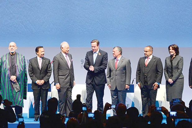 رئيس الوزراء البريطاني يرحب بالقادة المشاركين في المنتدى الاقتصادي الإسلامي العالمي في لندن أمس (إ.ب.أ)