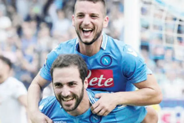 دوري أبطال أوروبا يمنح نابولي مصل التفوق في إيطاليا
