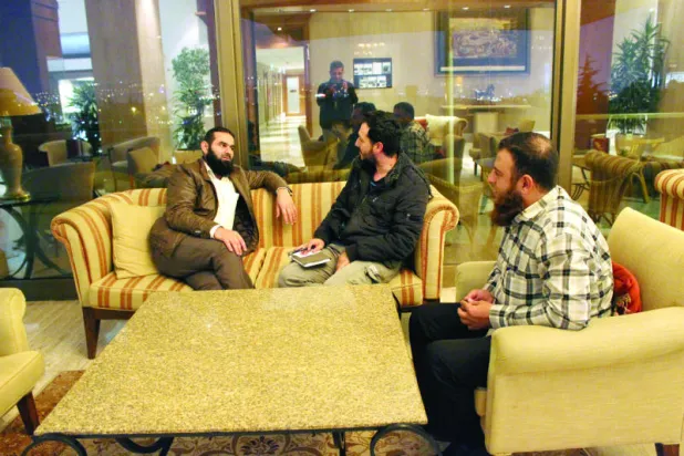 اجتماعات الريحانية تنتهي بتشكيل لجنة لحل الخلافات بين الكتائب المقاتلة ورئاسة أركان «الحر»