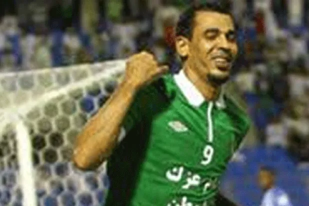 مدرب الأهلي السعودي يلمح إلى عودة الكوري واستبعاد العراقي