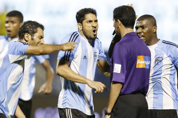 الاتحاد يفلت من كمين النهضة «التاريخي».. والشرطة تنقذ رئيسه من الجماهير