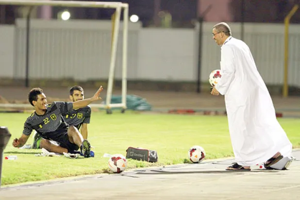باهويني: الأزمة المالية حولت عاملين في الاتحاد إلى سائقي «أجرة»