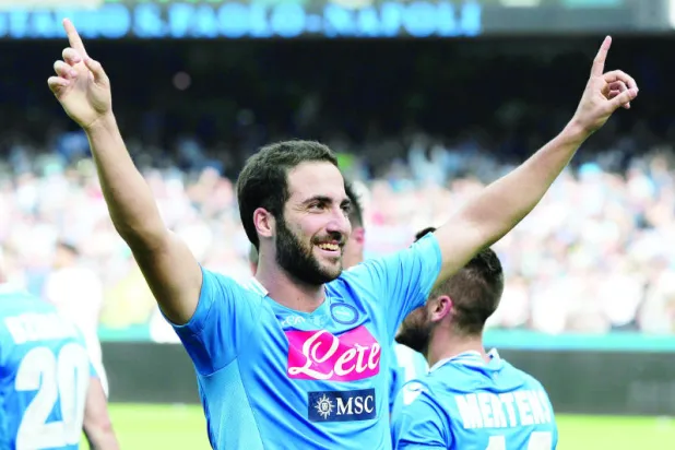 نابولي يلوح بأسلحته الأرجنتينية في معركة اليوفي النارية اليوم