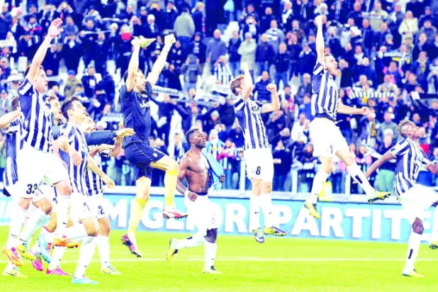 ثلاثية في نابولي تقرب يوفنتوس من «الصدارة» وروما يتعثر بالتعادل