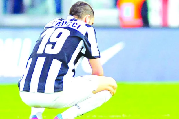 دفاع يوفينتوس في «حالة طوارئ».. وكونتي يبحث عن خطة لتأمين الشباك