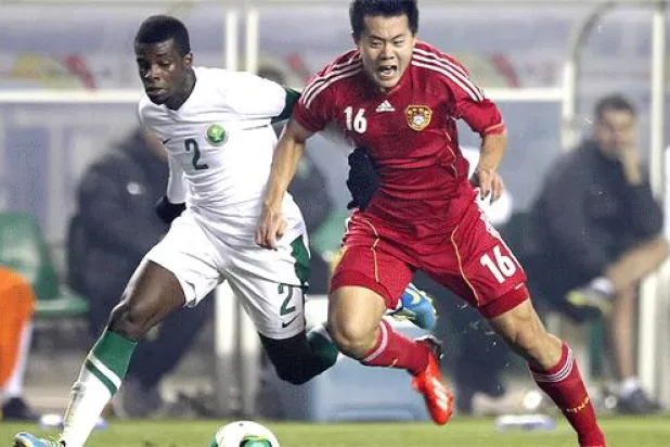 وسط 45 ألف مشجع.. السعودية تعادل الصين وتتصدر المجموعة الحديدية