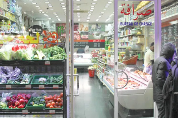 سوق «البضائع العربية» في لندن.. تجارة رائجة تتلقى دعما من طلبات البريطانيين