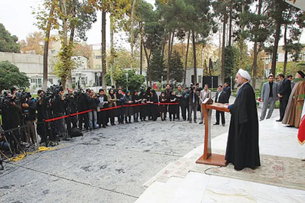 خامنئي يشيد بـ«نجاح» الاتفاق النووي.. ونواب متشددون يطالبون بمصادقة البرلمان عليه