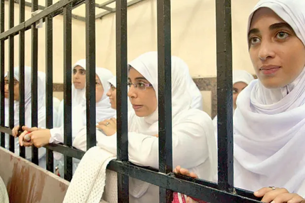 السجن 11 سنة لـ14 فتاة شاركن في «وقفة احتجاجية»