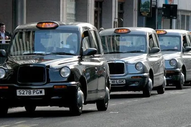 "تويوتا" تطرح سيارات أجرة حديثة تشبه تاكسي لندن