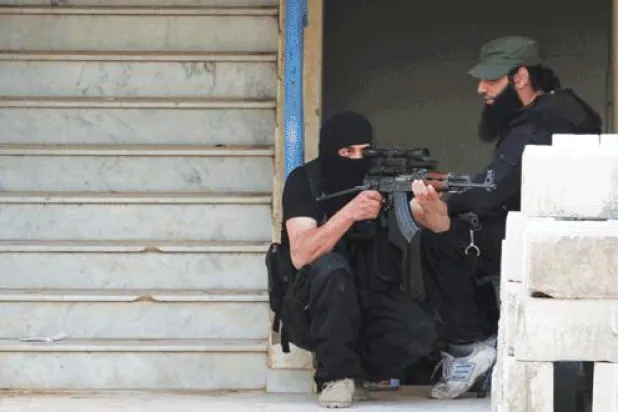 حسن «مقاتل» مع حزب الله في القلمون وتاجر سلاح في بلاده