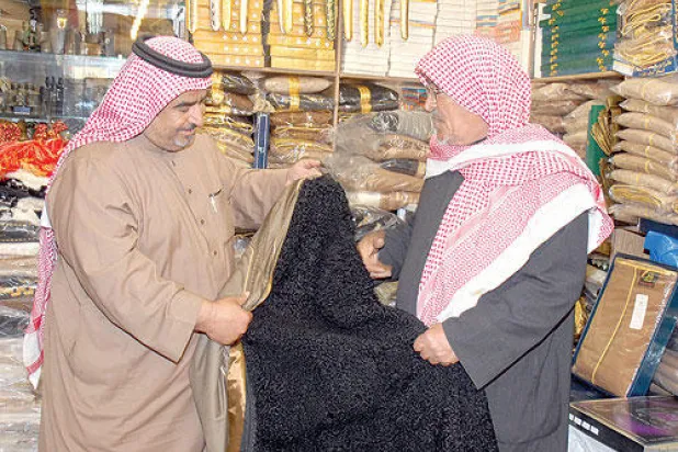 «الفروة».. رداء السعوديين ضد لسعات البرد القارس