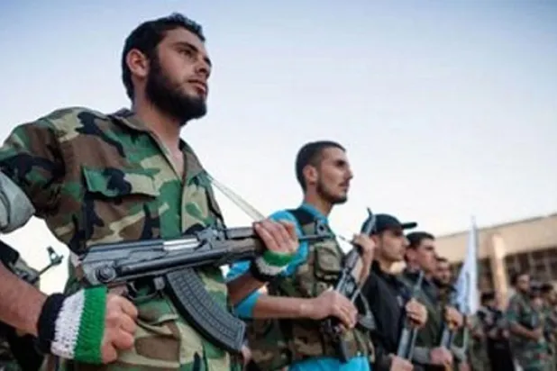 الأزمة السورية حولت شبانا «عاديين» إلى صحافيين وقادة كتائب