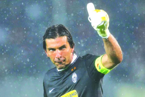 بوفون: ليست مسؤوليتنا «تربية الجماهير».. وإيطاليا بلد التناقضات