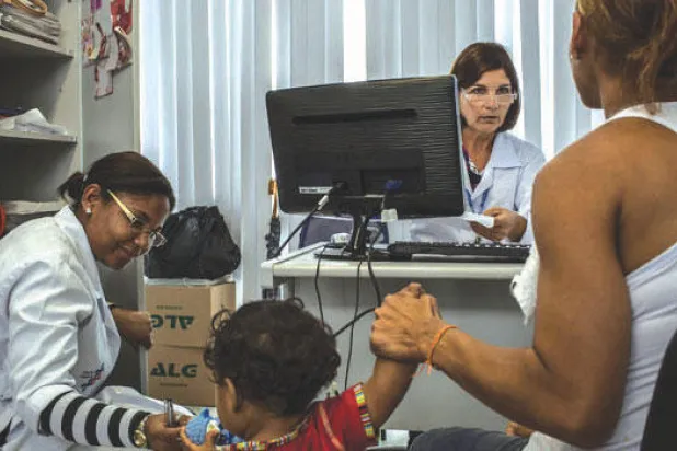 جدل في البرازيل حول استقدام مئات من الأطباء الكوبيين