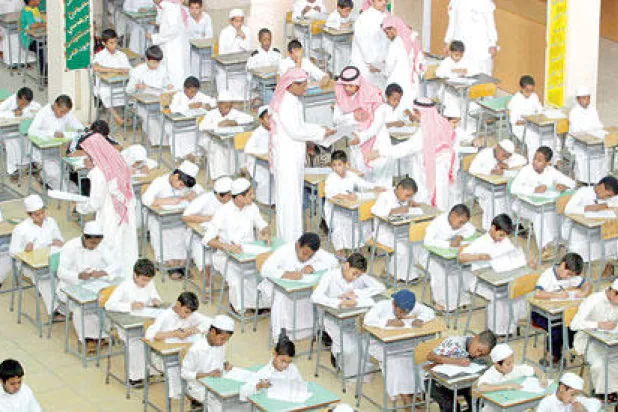 مرور سري يراقب شوارع الرياض بعد انتهاء الامتحانات يوميا