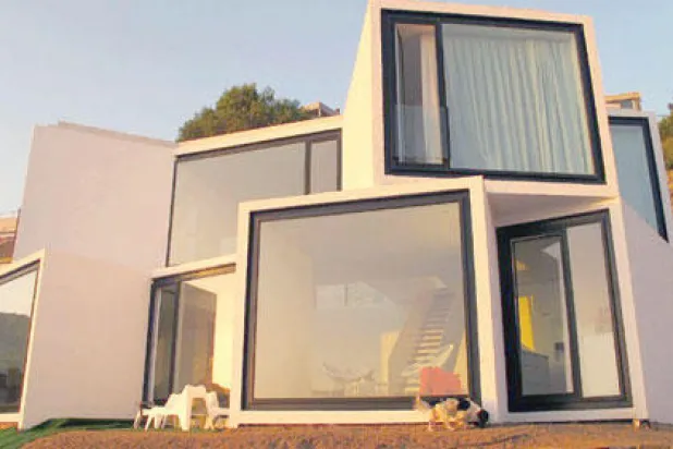 منزل في إسبانيا مستوحى من لوحة رسمها الفنان العالمي بابلو بيكاسو