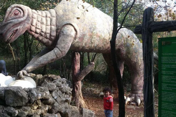 «مدينة الديناصورات» في لبنان متحف ترفيهي تتحول فيه الأحلام إلى واقع