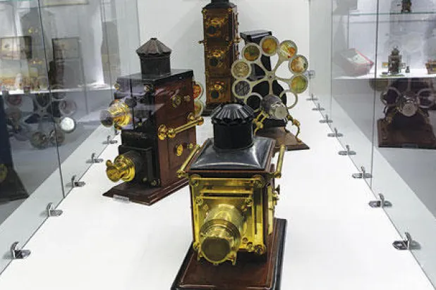 مقتنيات فريدة تروي فيما بينها تاريخ السينما منذ بداياتها