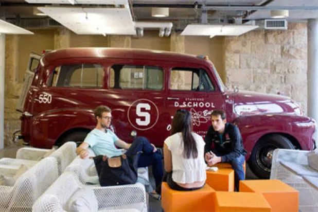 حل المشكلات الواقعية باستخدام التصميم الابتكاري في جامعة ستانفورد