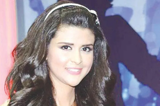 الفنانة المغربية سلمى رشيد تدخل عالم تصميم الأزياء