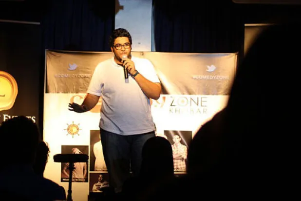 «الكوميديا الارتجالية».. فن يتلمس القبول في المجتمع السعودي