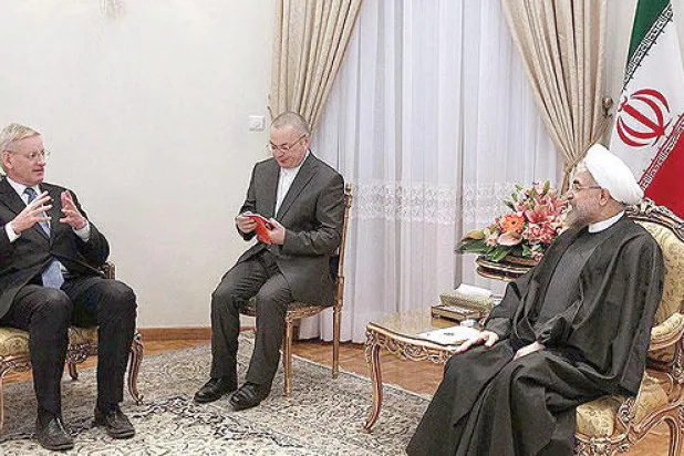 روحاني يطالب الوسط الجامعي بالتفاعل مع القضايا العامة