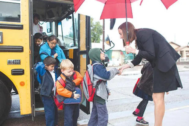 «المدارس المستقلة» توسع آمال تطوير المناطق الفقيرة في ولاية أريزونا الأميركية