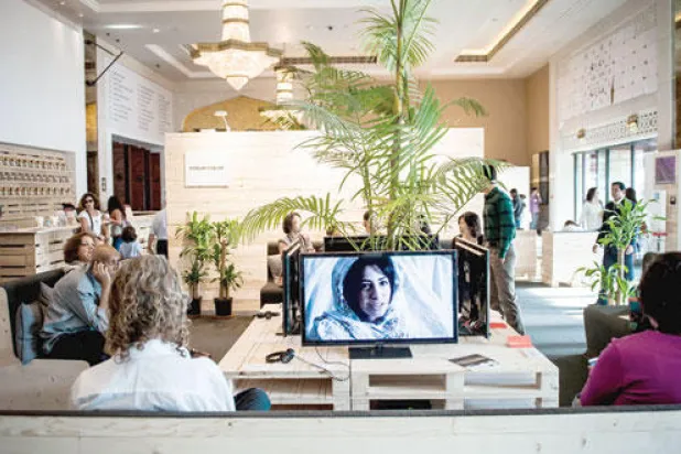 خلال إحدى جلسات العام الماضي في آرت دبي