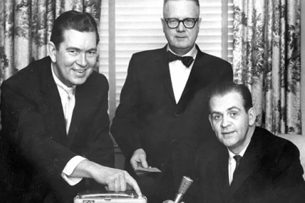 مائة عام على أول بث إذاعي.. ولا يزال الراديو وسيطا إعلاميا مهما في العالم