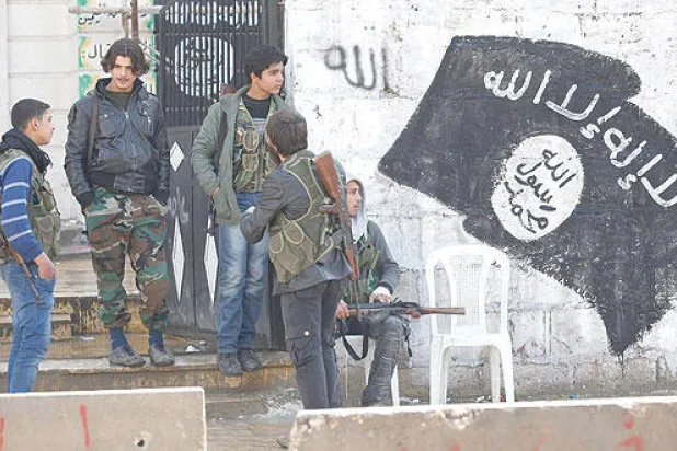 ثلاثة انتحاريين يستهدفون مقرا لقوات «الآسايش» الكردية بالقامشلي.. واتهامات لـ«داعش»