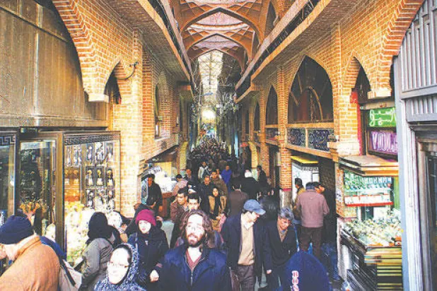بازار طهران.. يحمل عبق الماضي ويعد مركز جذب للسياح