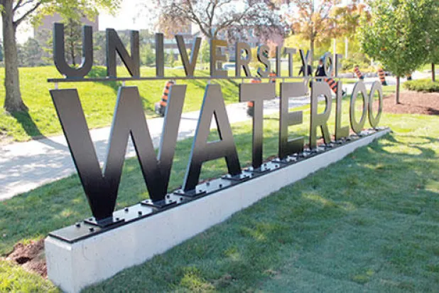 كندا تفرض قيودا على برامج تدريب الطلاب