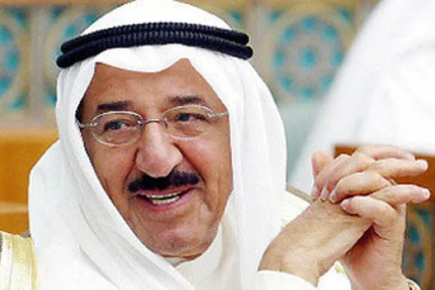 الشيخ صباح الأحمد يتسلم رسالة من السلطان قابوس بشأن العلاقات الثنائية