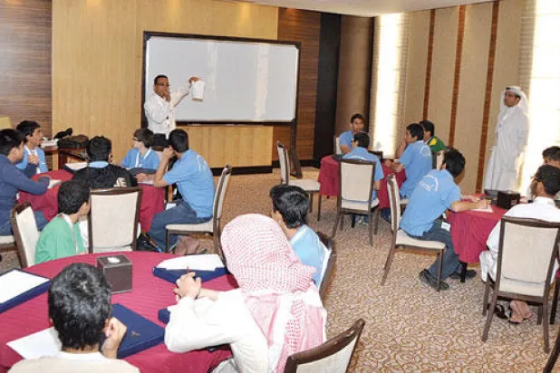 100 طالب وطالبة يتنافسون في ثلاث دورات أولمبية دولية