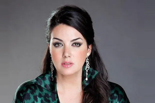 الإعلامية السورية صبا العلي لـ {الشرق الأوسط}: أعشق الاشتباك بين الشعر والإعلام وأقتدي بالنجاح