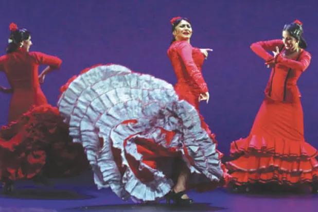 مدينة سان دييغو الأميركية تحتفل بإيقاع الرقص الإسباني الملتهب