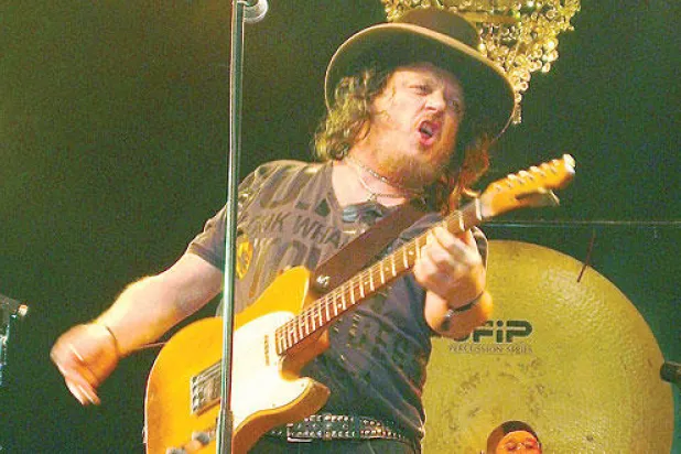 المغني الإيطالي الشهير «زوكيرو» يغزو أميركا