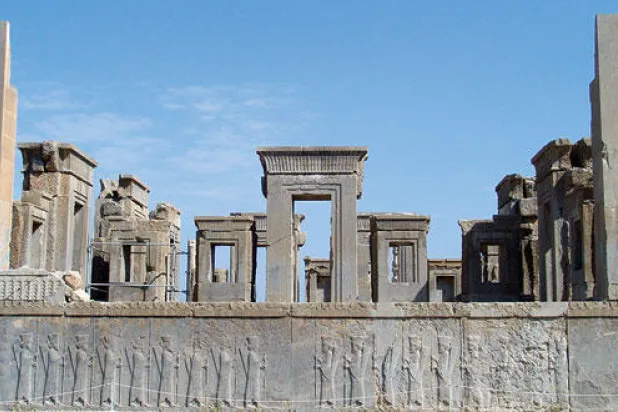 توقعات بانتعاش السياحة الإيرانية في عام 2014