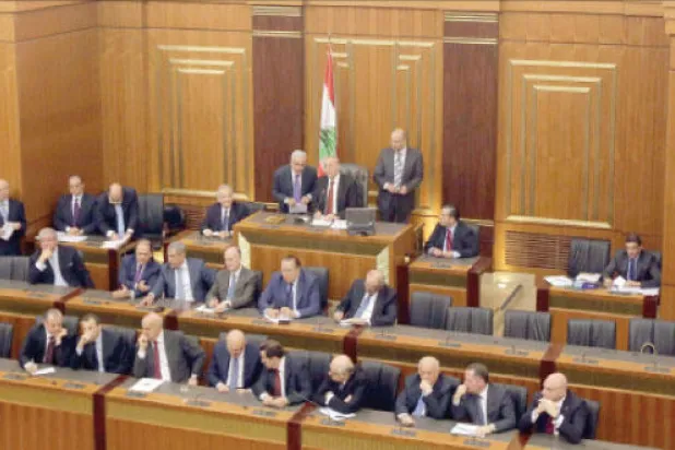 القوى السياسية اللبنانية تدرس خياراتها قبل جولة الانتخابات الثانية