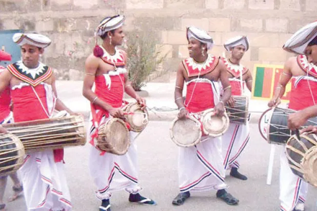 فرقة سيريلانكا المشاركة بالمهرجان