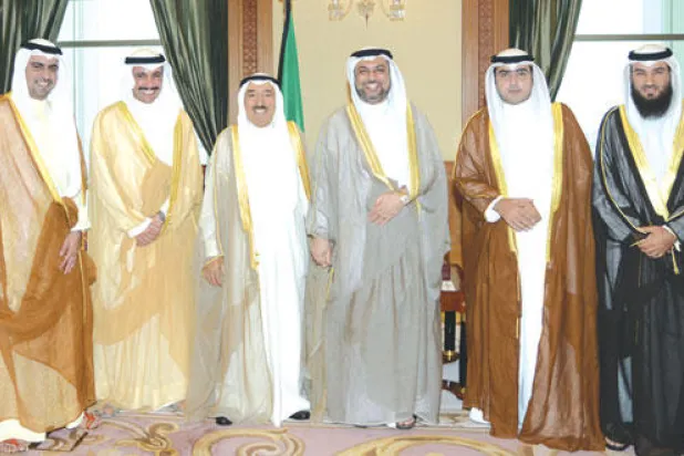 أمير الكويت يحث أعضاء البرلمان على التعاون مع الحكومة