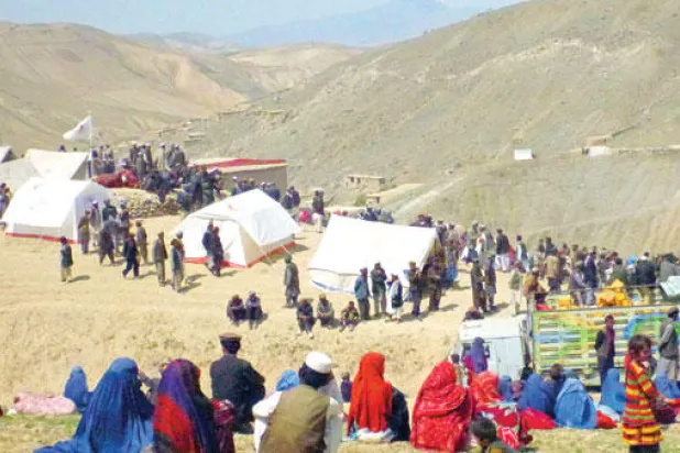 انهيار أرضي يقتل ويشرد الآلاف في أفغانستان