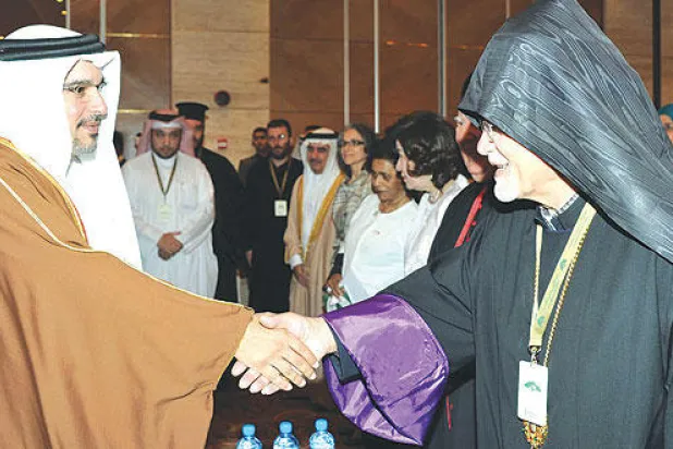 «حوار الحضارات والثقافات» في المنامة يسعى لإبرام «وثيقة البحرين»