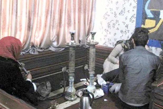 انتشار مقاهي الشباب من الجنسين في كابل