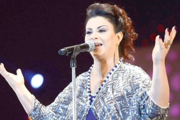 المطربة المغربية لطيفة رأفت خلال حفلها المخصص للأغنية المغربية (تصوير: مصطفى حبيس)