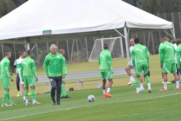 لاعبو الجزائر يتمسكون بأمل التأهل.. والفوز كخيار وحيد أمام كوريا الجنوبية