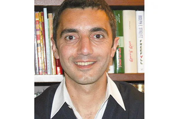 عجمي.. فقدنا مثقفا