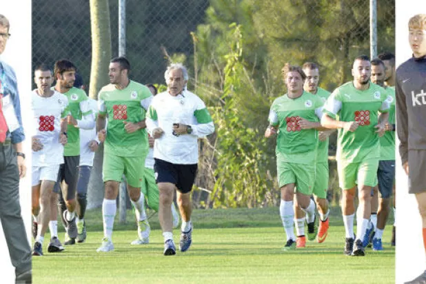 منتخب الجزائر يتطلع لإنجاز تاريخي بالعبور إلى الدور الثاني على حساب روسيا