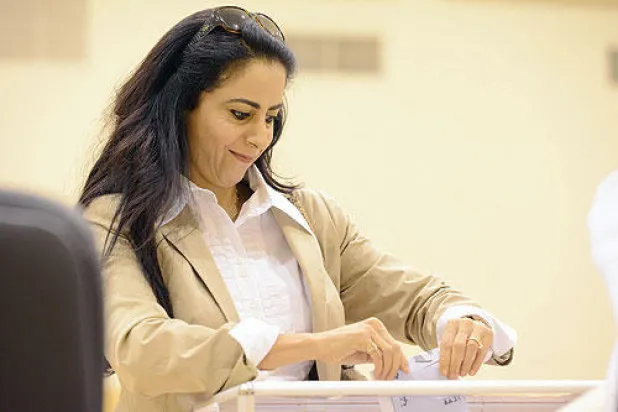 الكويتيون يختارون نوابهم المكملين لعضوية مجلس الأمة